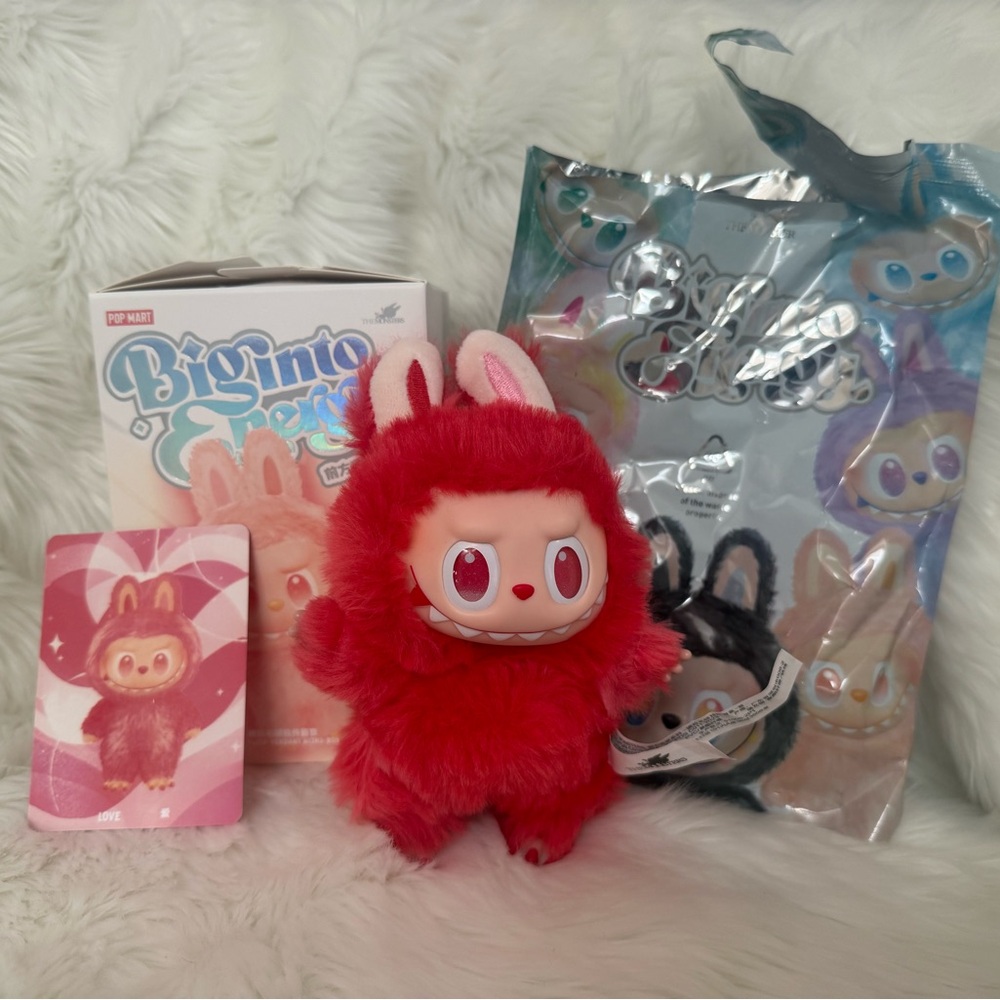 Labubu - Big Into Energy - LOVE